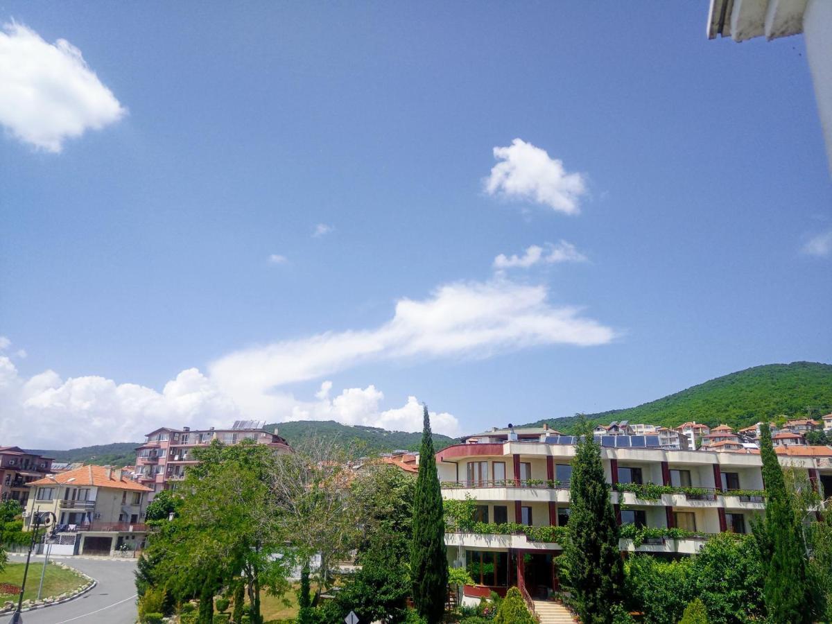 Private Apartament Sea View Sveti Vlas Apartment Екстериор снимка